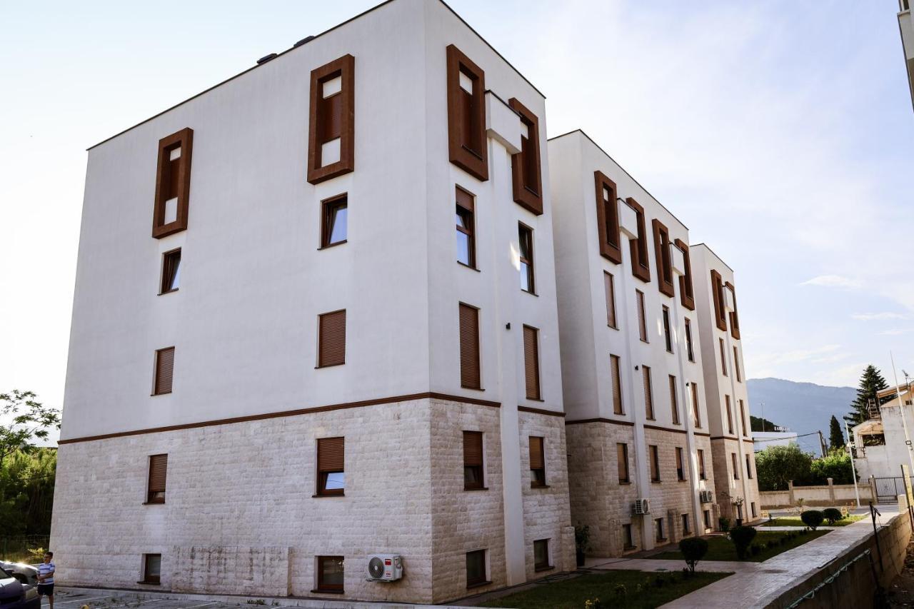 Neiv Apartman *